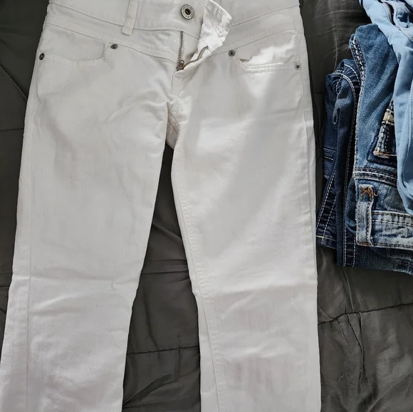 Jeans - Picture 9 of 16